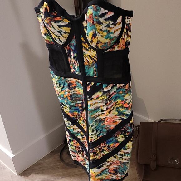 Pastel Bodycon Dress with Mesh Detail and Bra Cups Size M EUC - Picture 3 of 7